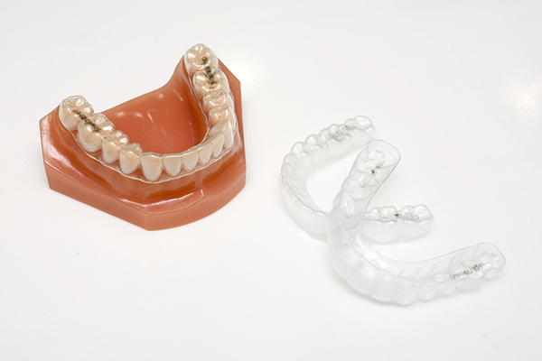 AIを活用した治療計画の説明を聞く女性